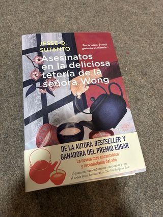 Asesinatos en la deliciosa tetería de la señora...