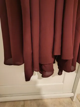 Vestido de fiesta con tirante cadena. Agotado Zara