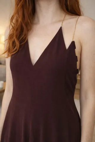 Vestido de fiesta con tirante cadena. Agotado Zara