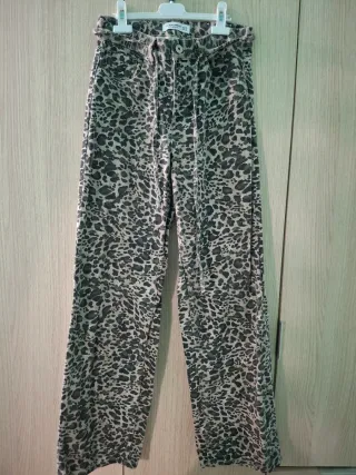 Pantalón estampado leopardo Pull&Bear