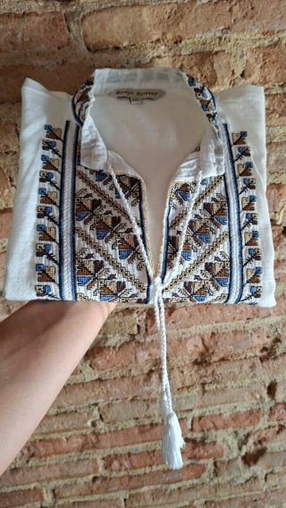 Camisa fina algodon bordada tradicional