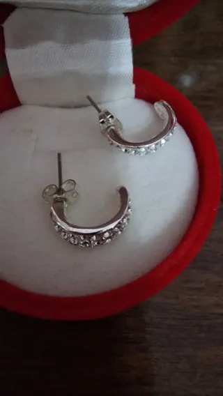 Set collana e orecchini con ciondoli