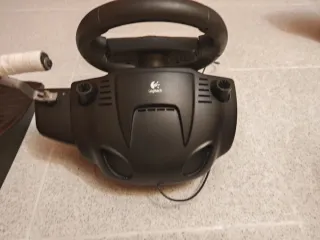 Volante Logitech Driving Force Pro + Pedales