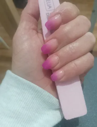 Uñas permanentes y solf gel.