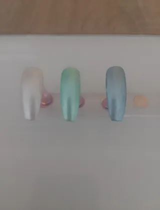 Uñas permanentes y solf gel.