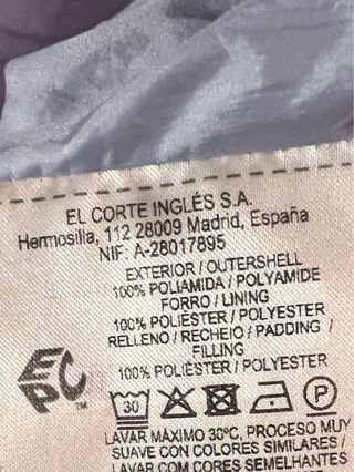 Plumífero elegante y calentito morado