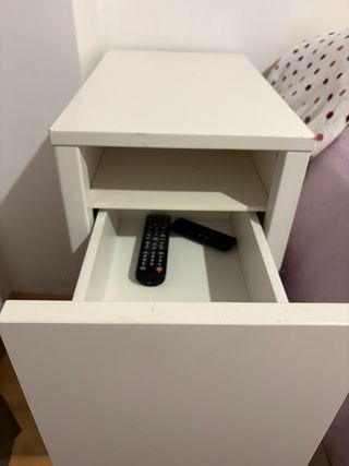 Mesita de noche IKEA blanca