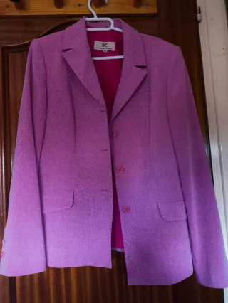 Traje rosa/morado chaqueta y pantalón