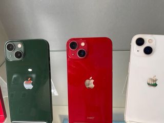 iPhone 13 128GB 2 anni di garanzia accessori e fattura