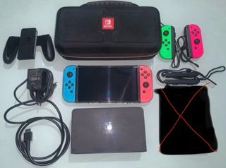 Nintendo Switch OLED (HEG-001) NUEVA con acesorios