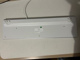 Teclado marca Mobility Labs y Ratón marca Genius