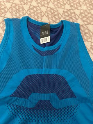 Camiseta sin mangas azul