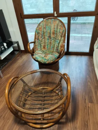 Butaca balancín giratoria de ratán