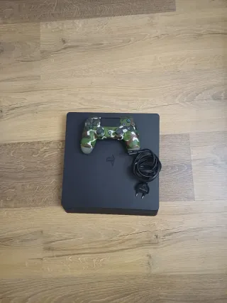 PS4 (PlayStation 4) Negra + 3 Juegos y un mando