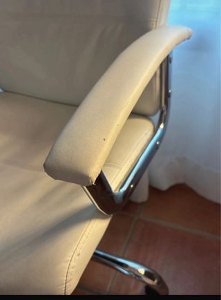 Silla de escritorio giratoria blanca
