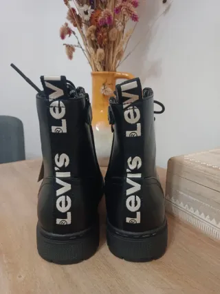 Botas Levis Talla 38 Negras