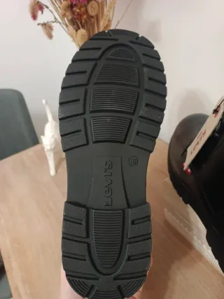 Botas Levis Talla 38 Negras