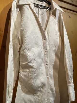 Vestido Zara S crudo bordado relieve