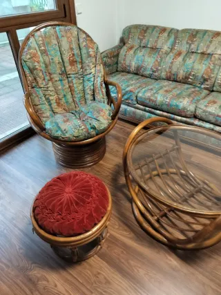 Butaca balancín giratoria ratán y madera