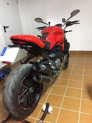 Ducati Monster 1200 Roja 2017