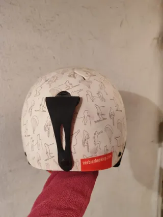 Casco de nieve con estampado