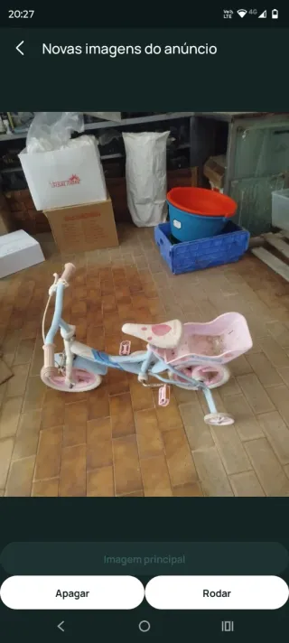 Bicicleta infantil azul e rosa