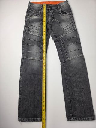 Vaqueros Rectos Gris detalles bordados