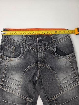 Vaqueros Rectos Gris detalles bordados