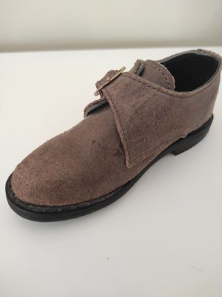 Zapatito de cuero marrón – pieza de colección