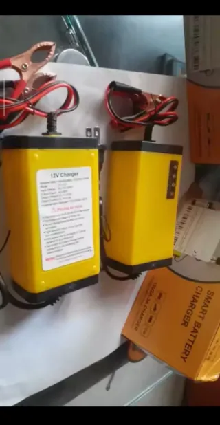 Cargador Batería Coche 12V 3A