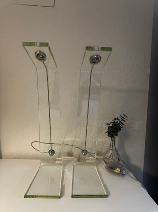 Lámparas de mesa acrílicas y metálicas