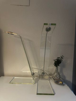 Lámparas de mesa acrílicas y metálicas