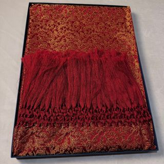 Mantón de Fallera Rojo y Dorado sin estrenar