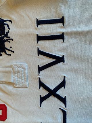 Polo Ralph Lauren e pantaloni Diadora