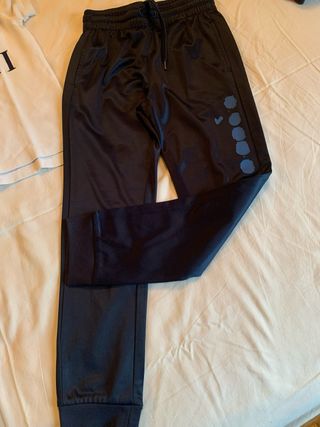 Polo Ralph Lauren e pantaloni Diadora