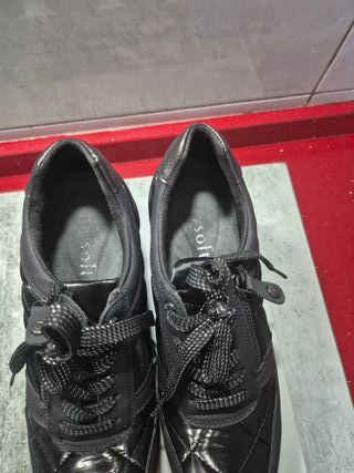 Zapatos negros acolchados