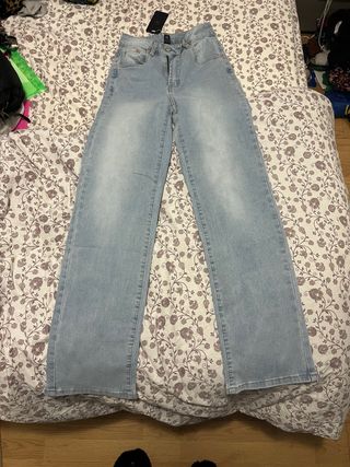 Pantalones vaqueros campana