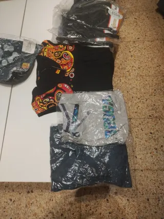 Camisetas nuevas con publicidad de bebidas