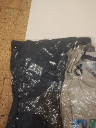 Camisetas nuevas con publicidad de bebidas