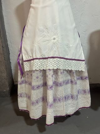 Zagalejo con delantal