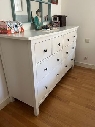 Cómoda 8 cajones blanca. Modelo Hemmes