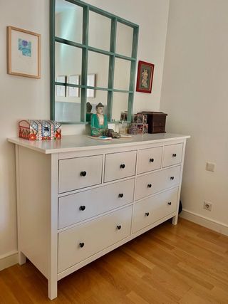 Cómoda 8 cajones blanca. Modelo Hemmes