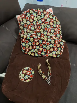 Saco de bebé y bolso floral