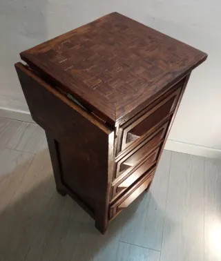 Mueble archivador antiguo de roble.