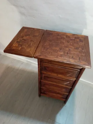 Mueble archivador antiguo de roble.