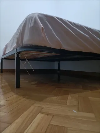 Somier metálico con láminas de madera y Colchón