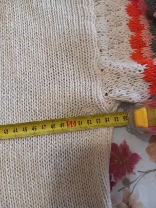 Maglia nuova beige con maniche colorate