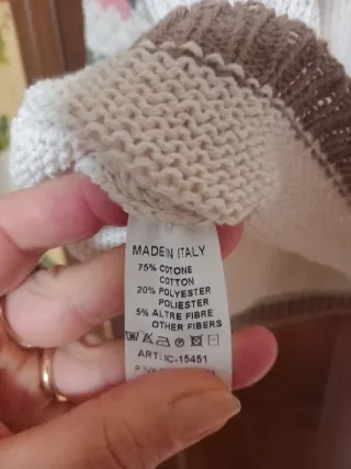 Maglia nuova beige con maniche colorate