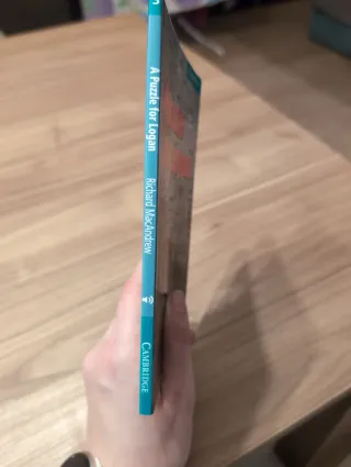 A Puzzle for Logan Level 3 (Cambridge English R...