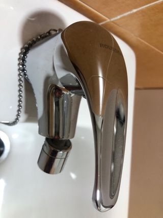 Grifo de bidé nuevo marca Roseau